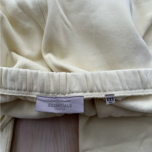 ESSENTIALS SWEATPANTS - Picture 3 of 5